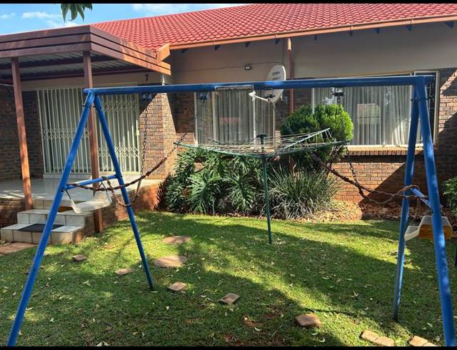 3 BEDROOM TOWNHOUSE FOR SALE IN THE ORCHARDS